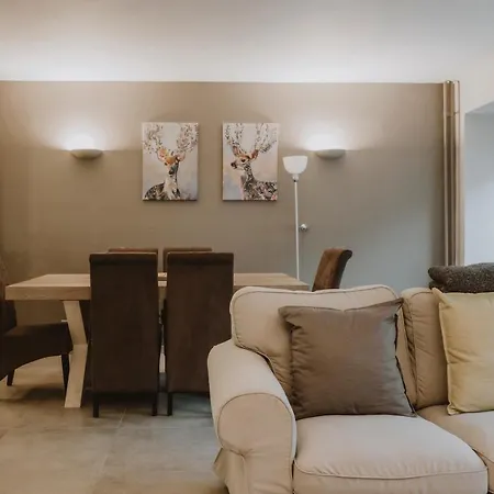 Rock Apartment *